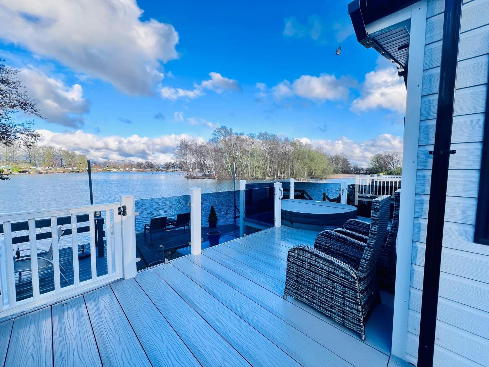 Lakeside Dorchester Lodge - Hot Tub With Fishing Peg Tattershall Exterior foto