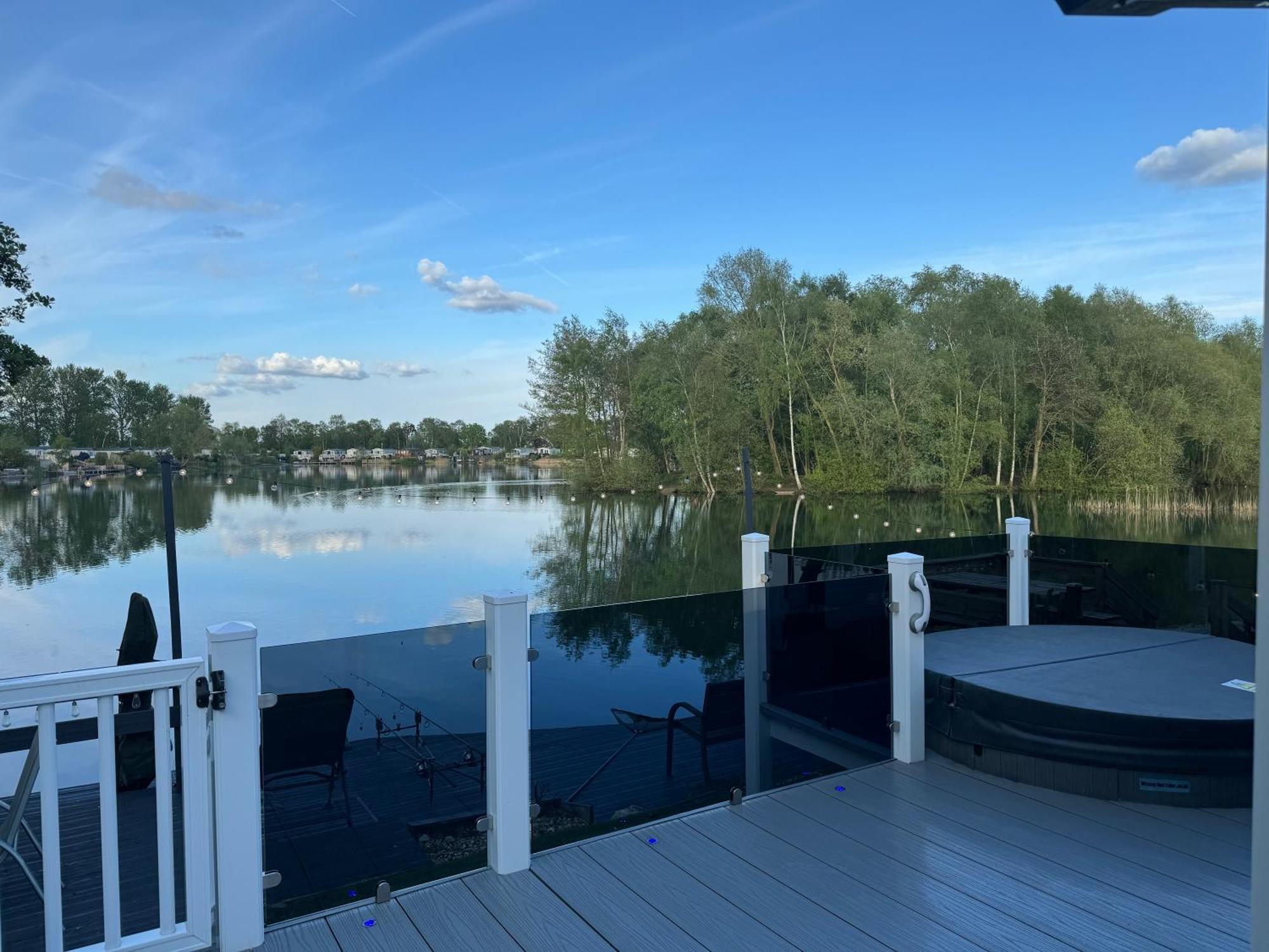 Lakeside Dorchester Lodge - Hot Tub With Fishing Peg Tattershall Exterior foto