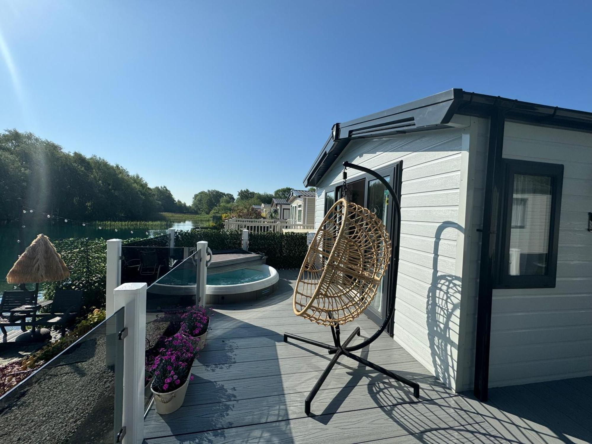 Lakeside Dorchester Lodge - Hot Tub With Fishing Peg Tattershall Exterior foto